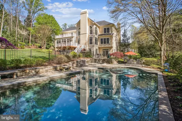 Oakton, VA 22124,2992 WESTHURST LN