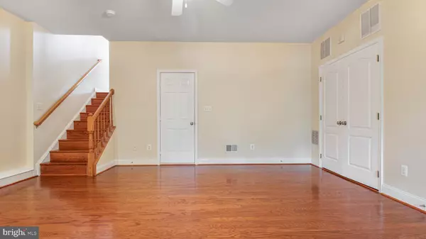 Herndon, VA 20170,2080 CAPSTONE CIR