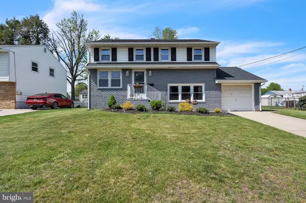 Hamilton, NJ 08610,28 JAMAICA WAY