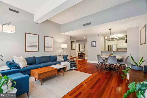 Philadelphia, PA 19102,1500 CHESTNUT ST #18D