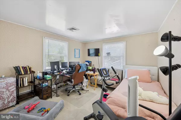 Willingboro, NJ 08046,164 SOMERSET DR