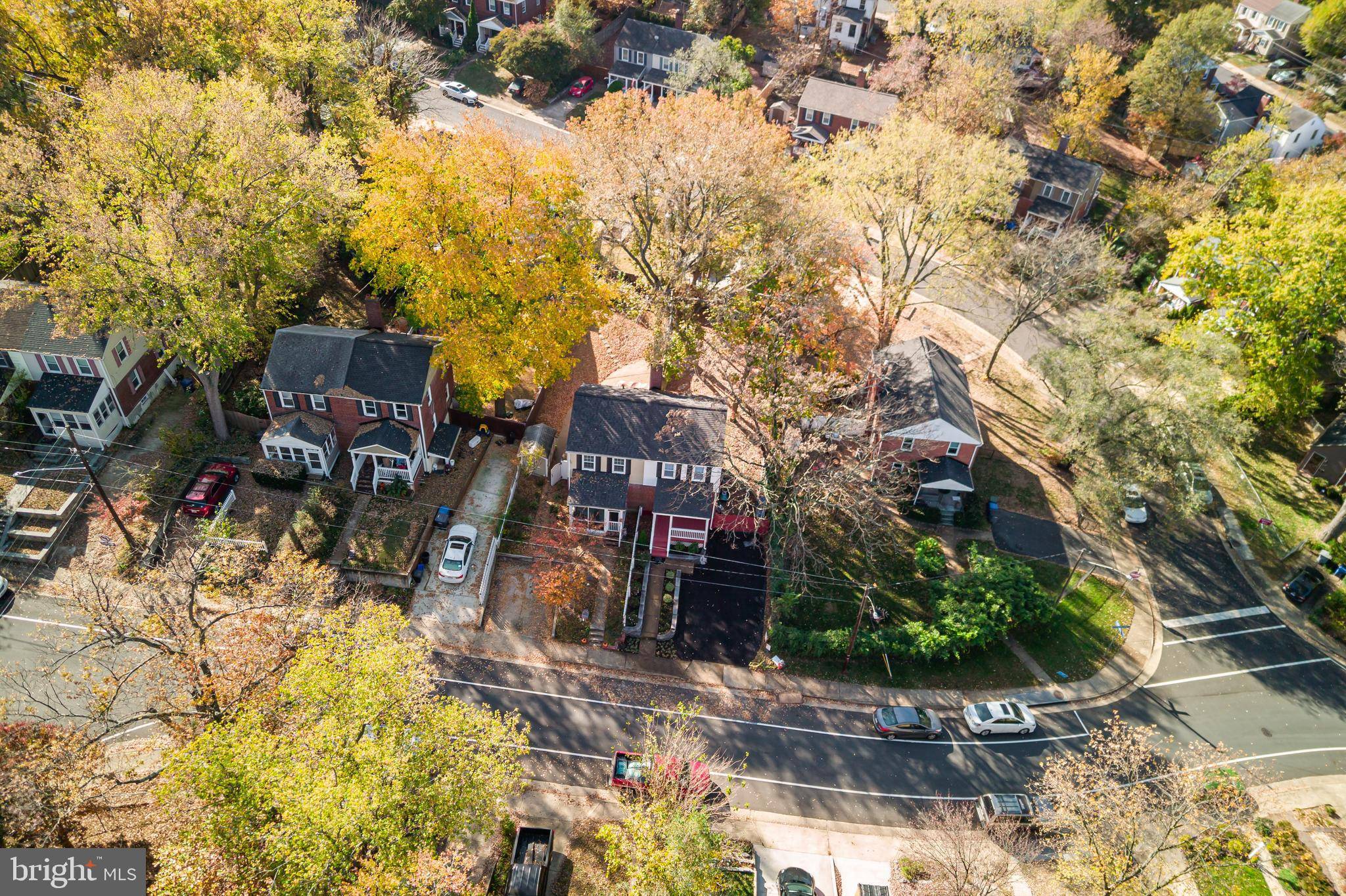 Alexandria, VA 22303,2705 FARMINGTON DR