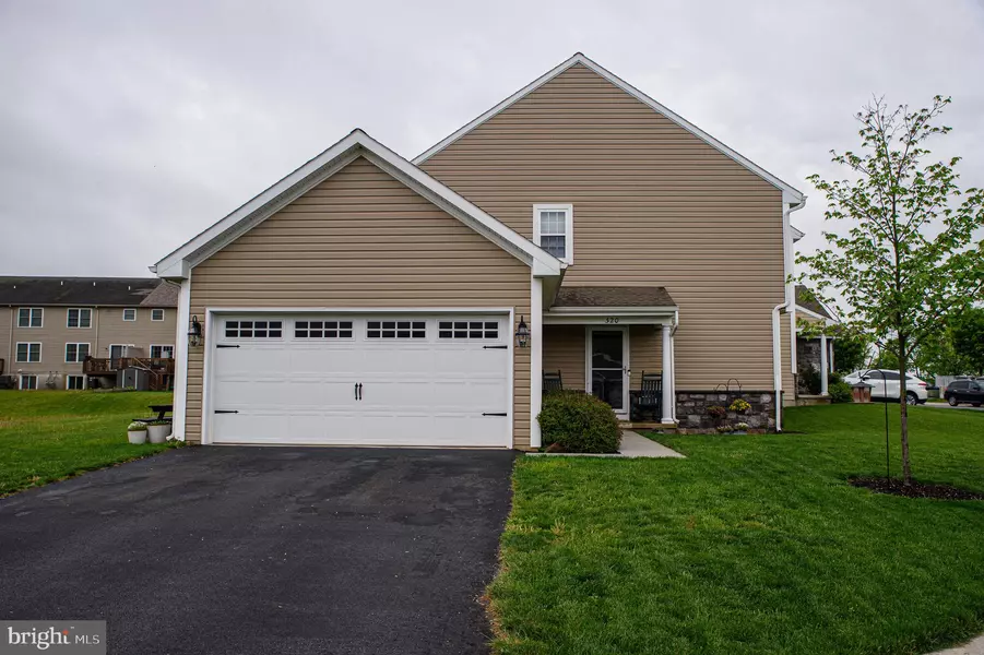 320 CEDAR HOLW, Manheim, PA 17545