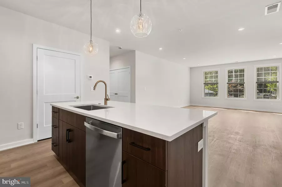 26 S YORK RD #201, Hatboro, PA 19040