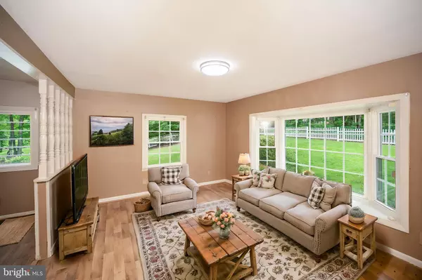 Fredericksburg, VA 22406,82 HALL LN