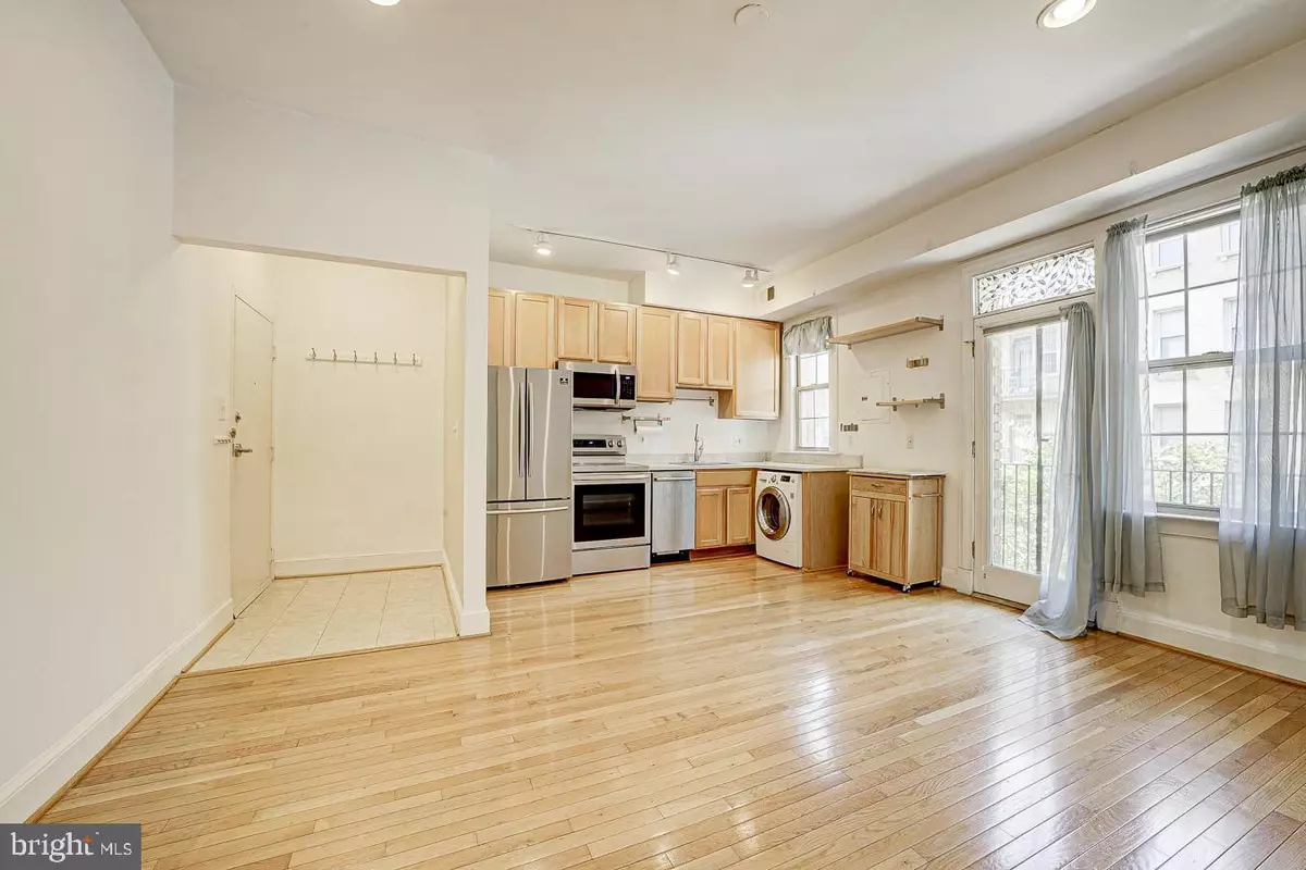 Washington, DC 20009,1401 COLUMBIA RD NW #219