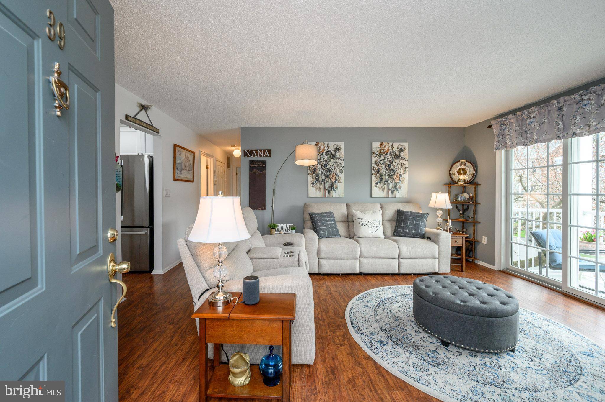 Hamilton, NJ 08619,39 VERSAILLES CT