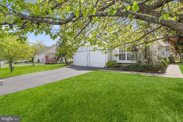 Lakewood, NJ 08701,16 SCHOOLHOUSE LN