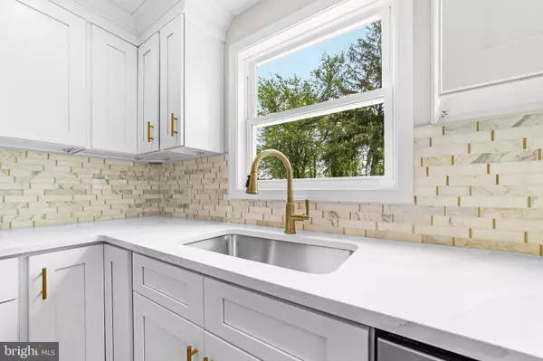 Sicklerville, NJ 08081,15 DUNLIN WAY