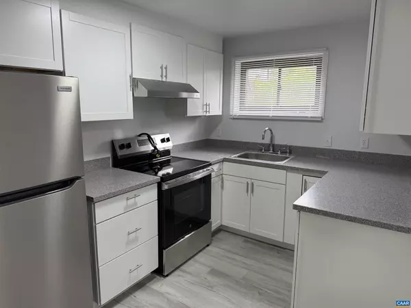 Charlottesville, VA 22903,115 APPLE TREE RD #3