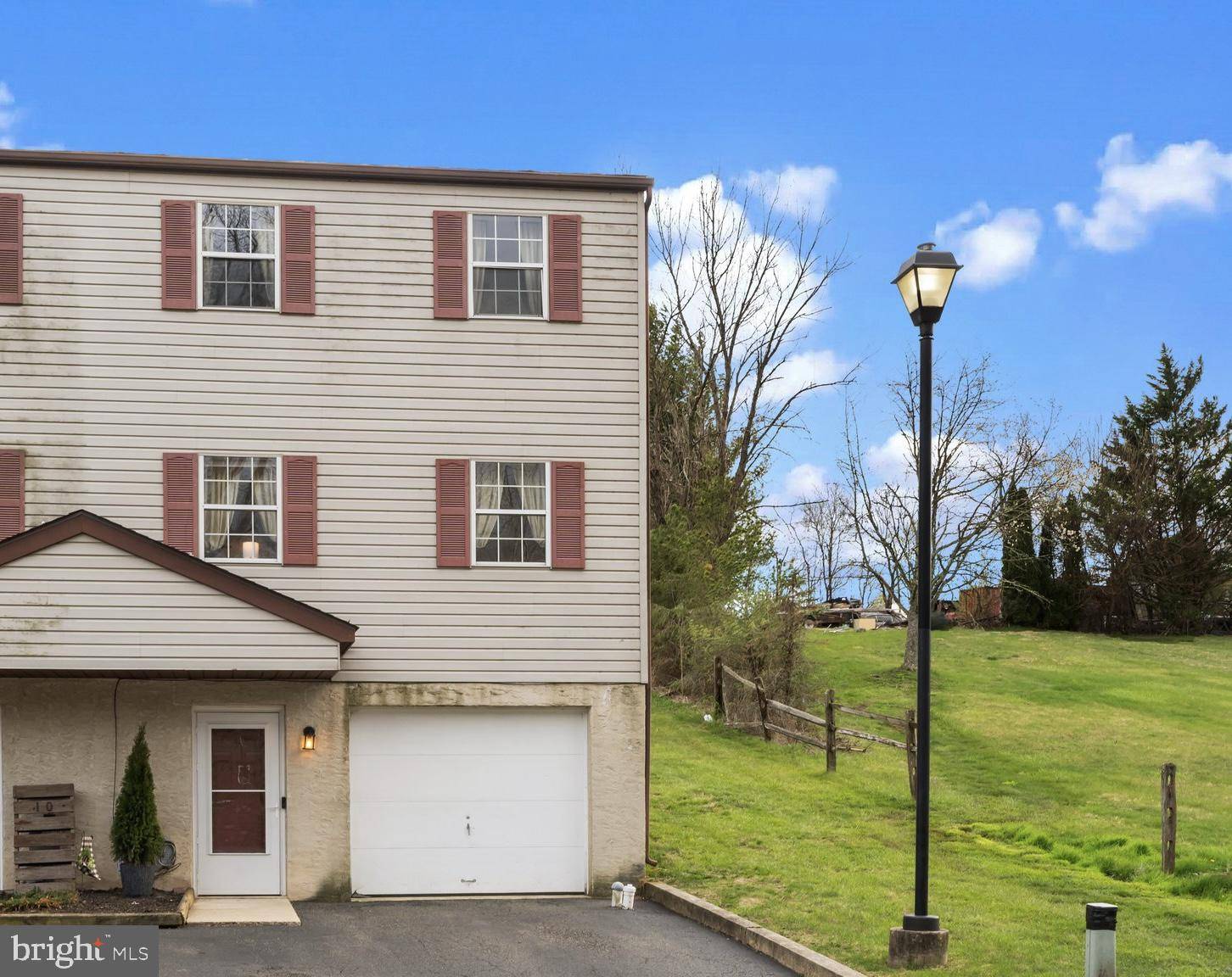 11 BERGER LN, Schwenksville, PA 19473