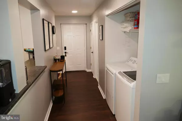 Annapolis, MD 21401,655 BURTONS COVE WAY #11