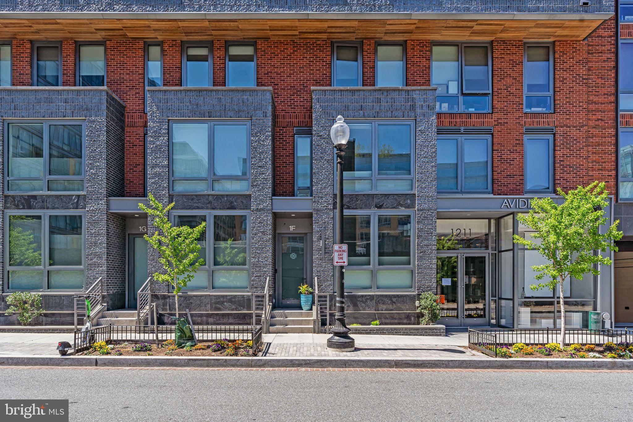 Washington, DC 20003,1211 VAN ST SE #TH-1F