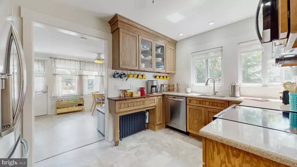 Hightstown, NJ 08520,154--156 BROAD