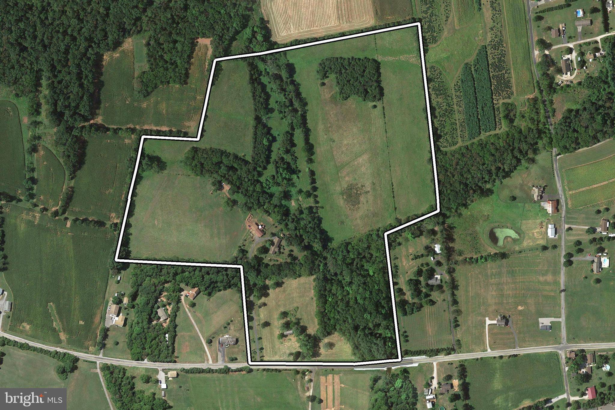 2042 BALTIMORE PIKE, East Berlin, PA 17316