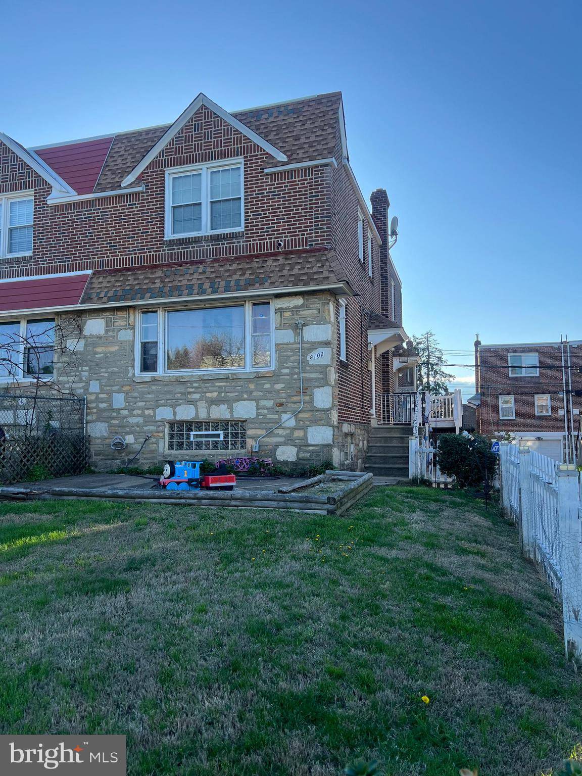 Philadelphia, PA 19152,8102 REVERE ST