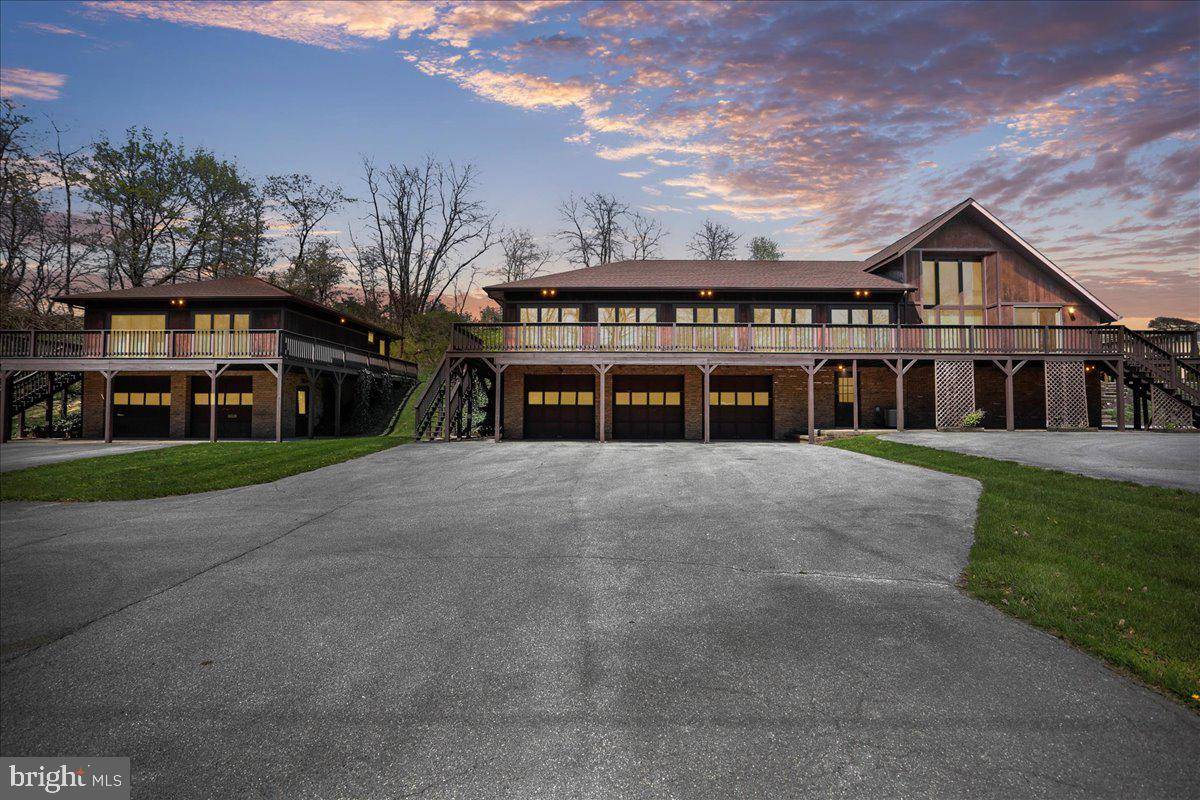 1585 SOLLENBERGER ROAD, Chambersburg, PA 17202