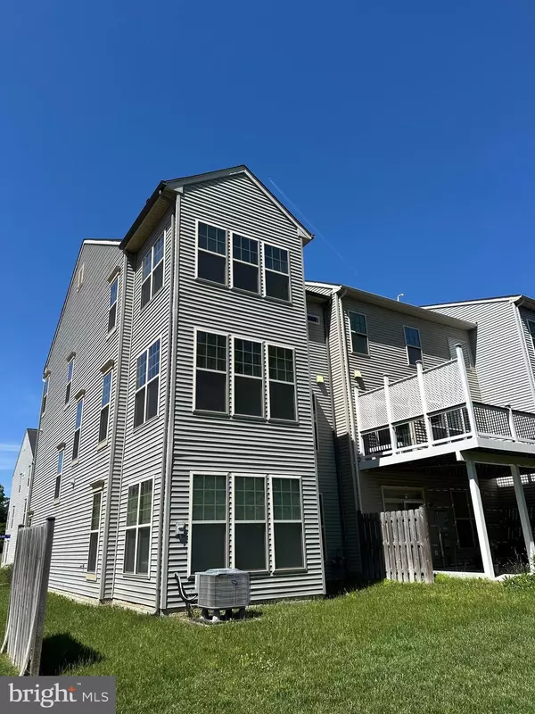 Chantilly, VA 20152,43319 SEMOLINA TER