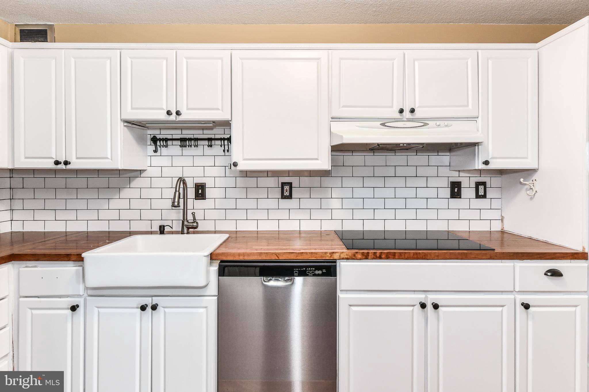 307 YOAKUM PKWY #1220, Alexandria, VA 22304