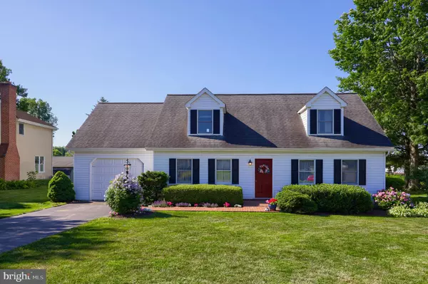 8 VILLAGE SQ, Willow Street, PA 17584