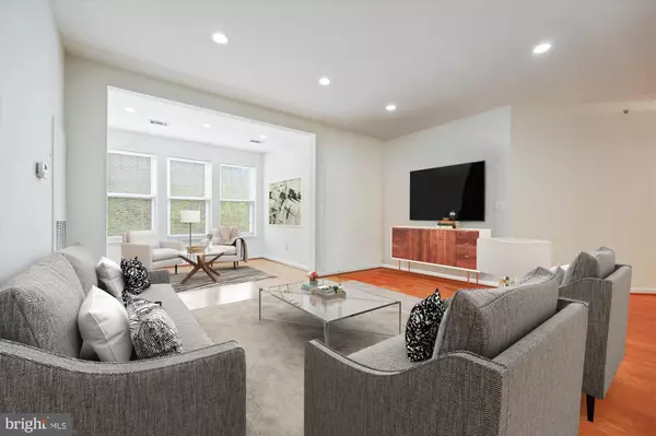 Gaithersburg, MD 20878,310 HIGH GABLES DR #402