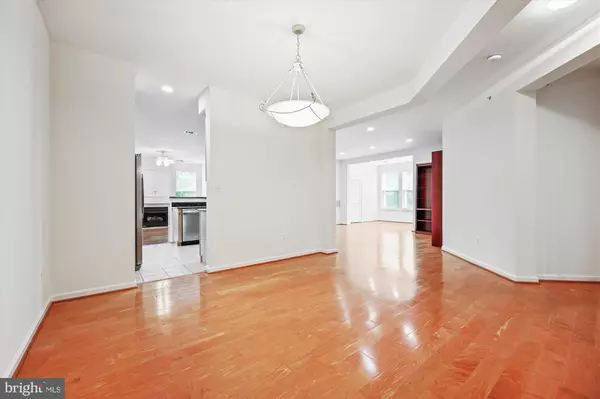 Gaithersburg, MD 20878,310 HIGH GABLES DR #402