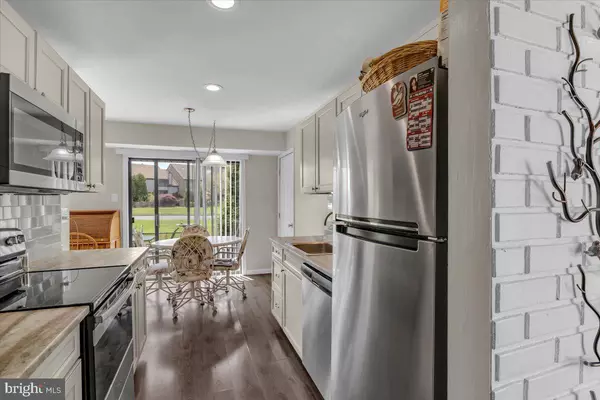 Mount Laurel, NJ 08054,8 E AZALEA LA