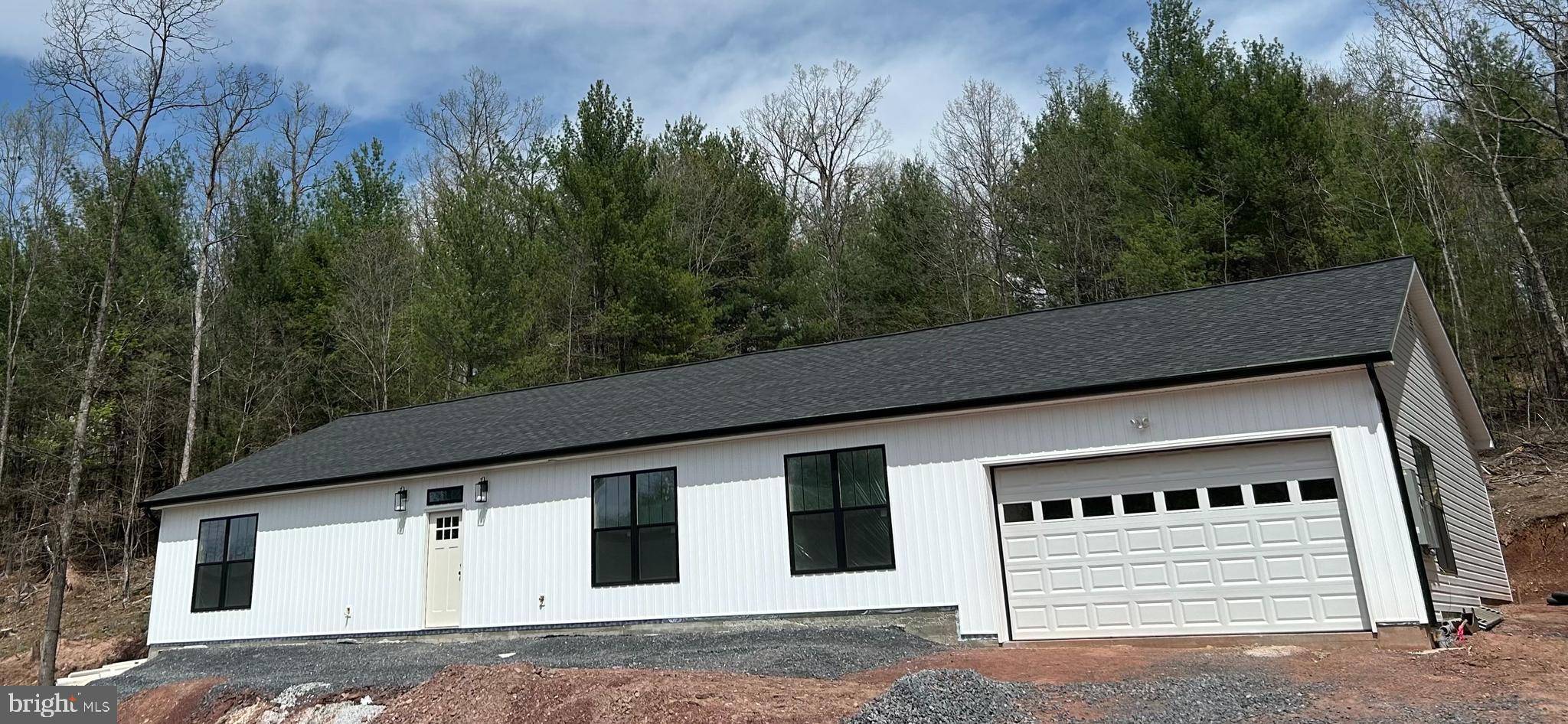 Hedgesville, WV 25427,393 VICTORY LN