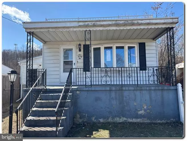 Saint Clair, PA 17970,122 S 3RD ST