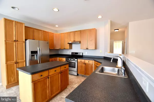 Sicklerville, NJ 08081,8 ASTER DR