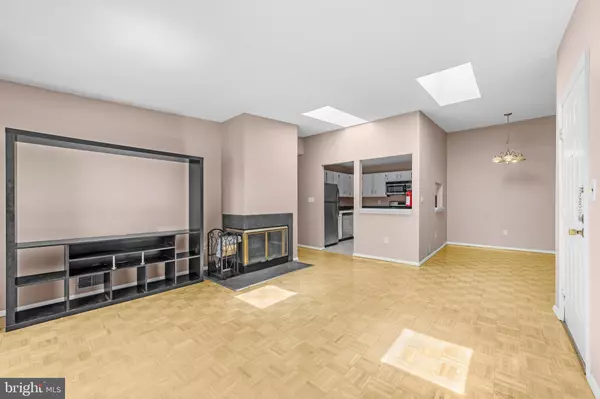 Franklin Park, NJ 08823,21 FISHER DR