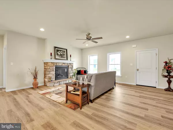 Elizabethtown, PA 17022,210 RANDOLPH DR