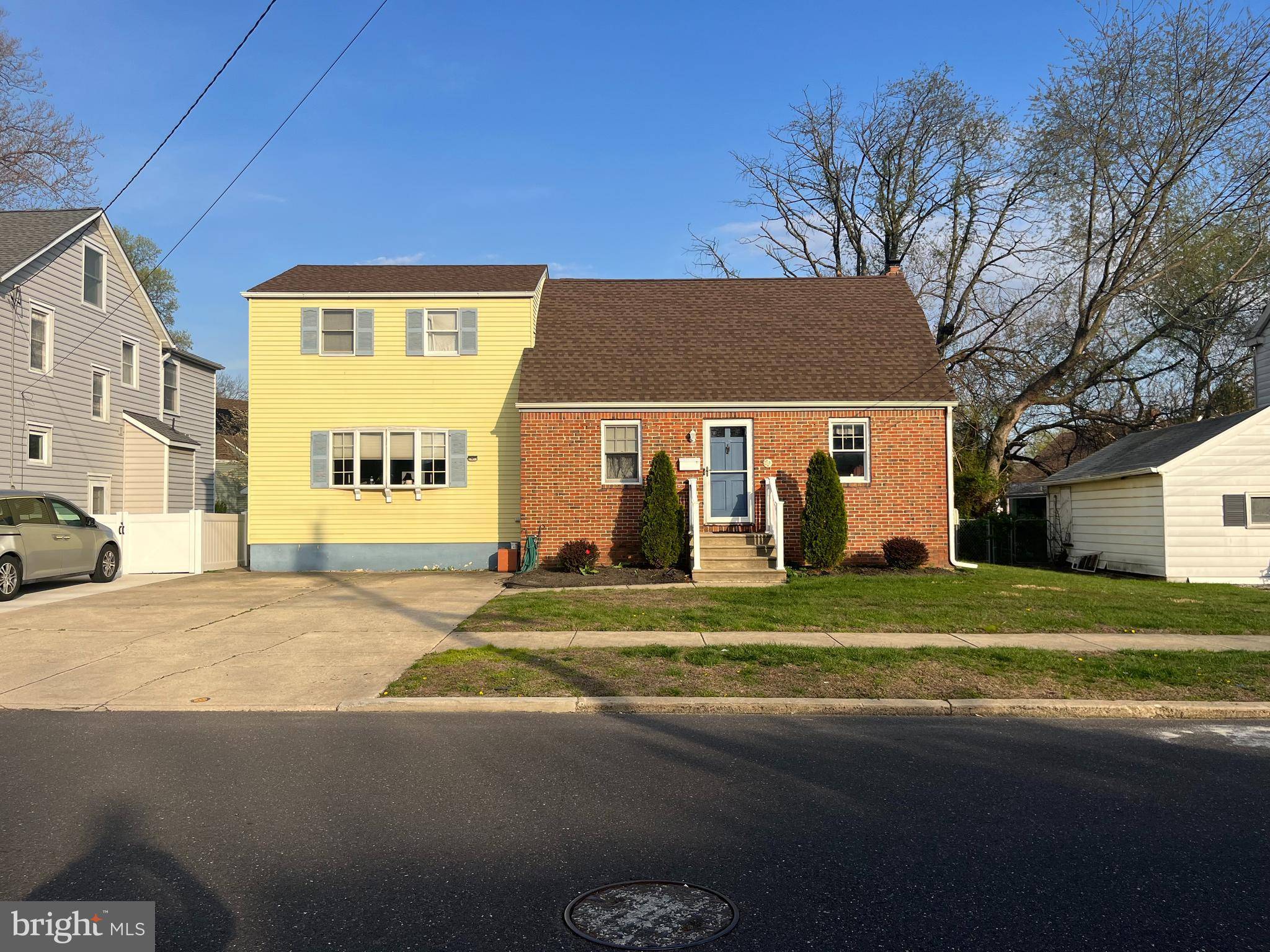 13 PARK DR, Bellmawr, NJ 08031
