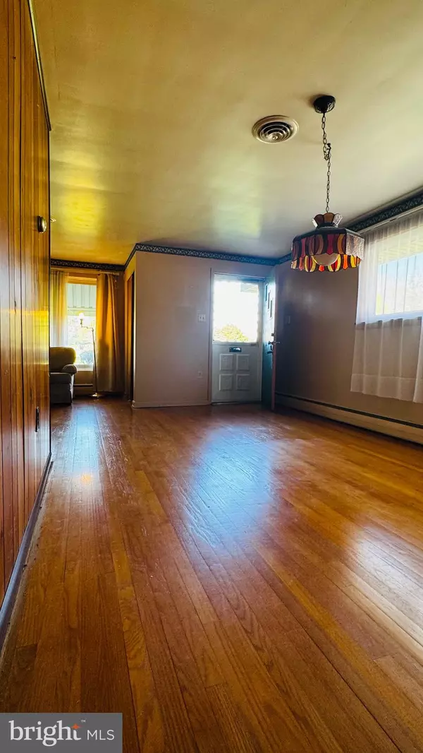 Allentown, PA 18102,933 N 14TH ST