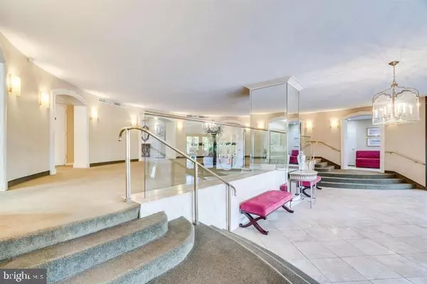 Mclean, VA 22102,8360 GREENSBORO DR #208