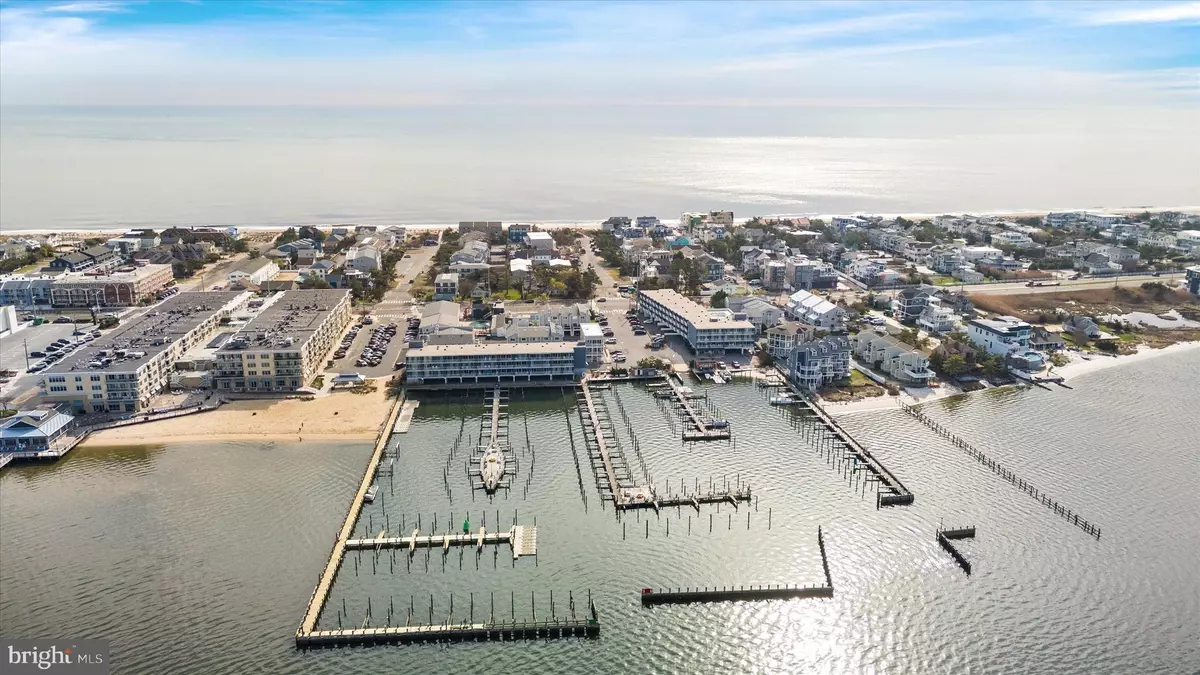 Dewey Beach, DE 19971,100 COLLINS AVE #201