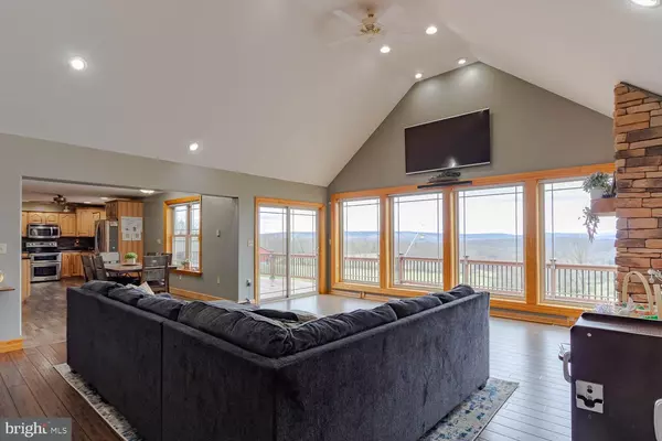 Port Matilda, PA 16870,612 HANNAH HL