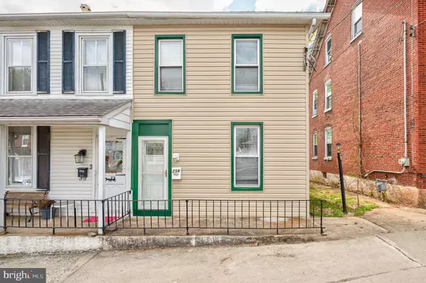 258 CHESTNUT ST, Spring City, PA 19475