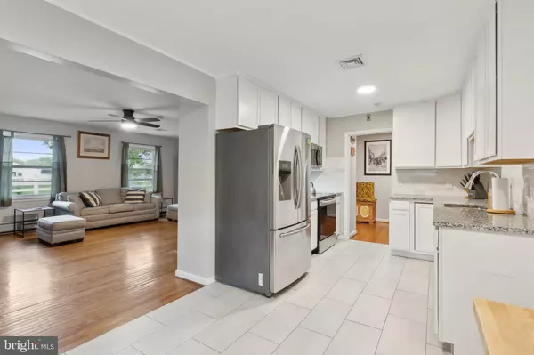 Laurel, MD 20707,16111 JULIE LN