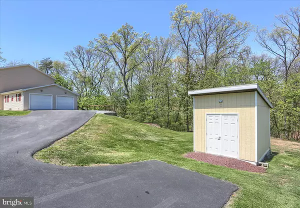 Mechanicsburg, PA 17050,3 WHITE BIRCH LN