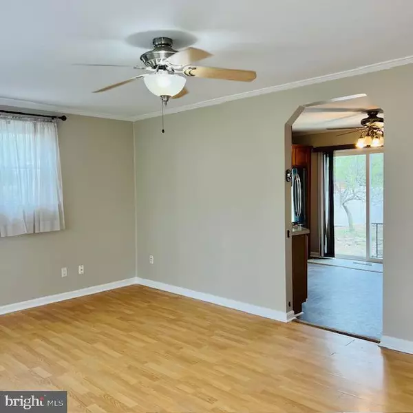 Lindenwold, NJ 08021,725 BENTLEY RD