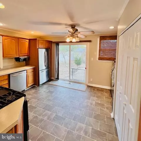 Lindenwold, NJ 08021,725 BENTLEY RD