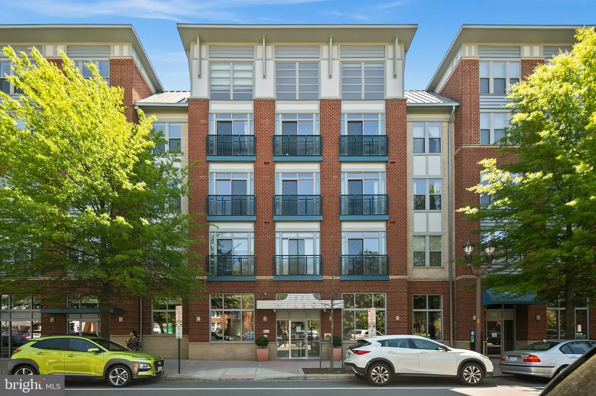 Arlington, VA 22201,1800 WILSON BLVD #424
