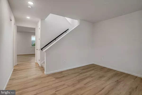 Orange, VA 22960,628 CLOVER LN