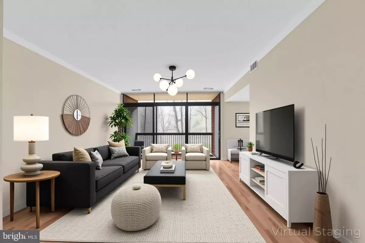Reston, VA 20190,1665 PARKCREST CIR #5C/201