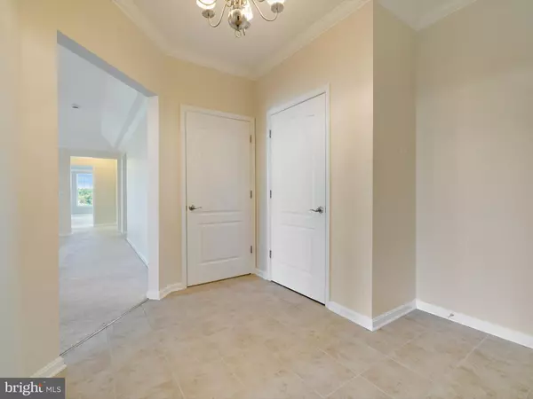Odenton, MD 21113,8609 WINTERGREEN CT #302