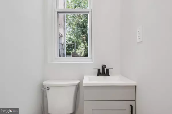 Philadelphia, PA 19138,1039 E CHELTEN AVE