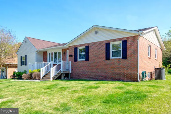 Linthicum Heights, MD 21090,513 OAK GROVE RD