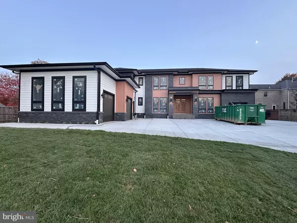 2113 CHAIN BRIDGE RD, Vienna, VA 22182