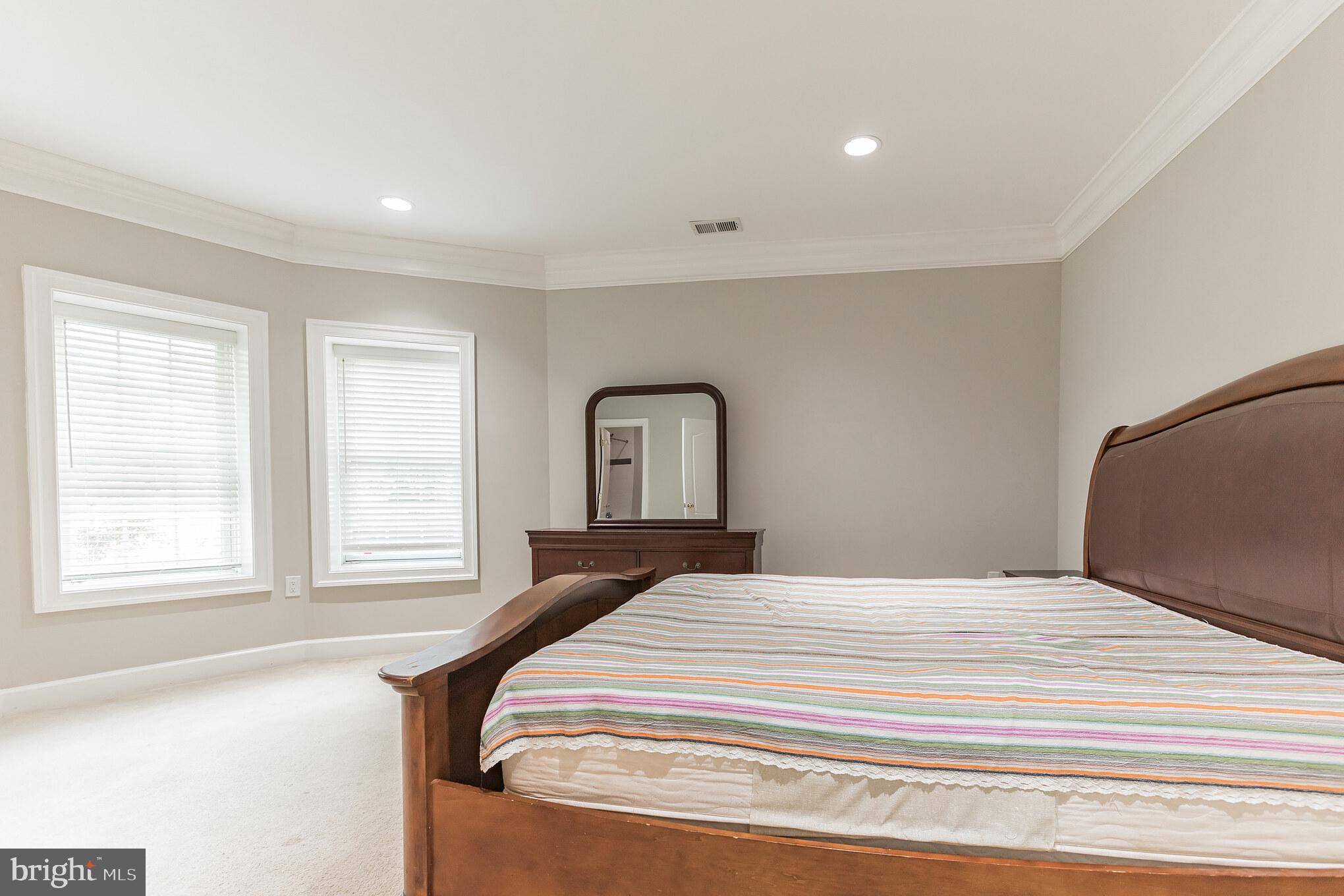 Mclean, VA 22101,6529 FAIRLAWN DR #B